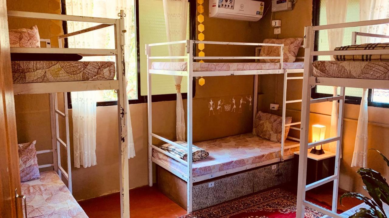 Rootsvilla Vagator - Longstays, Coworking Backpacker'S Hostel Ngoại thất bức ảnh